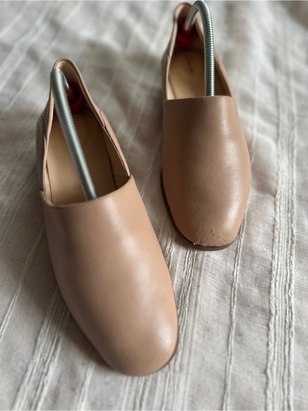 CLARKS Pure Tone Leather Loafer Flats Nude Praline Size 7.5 NEW